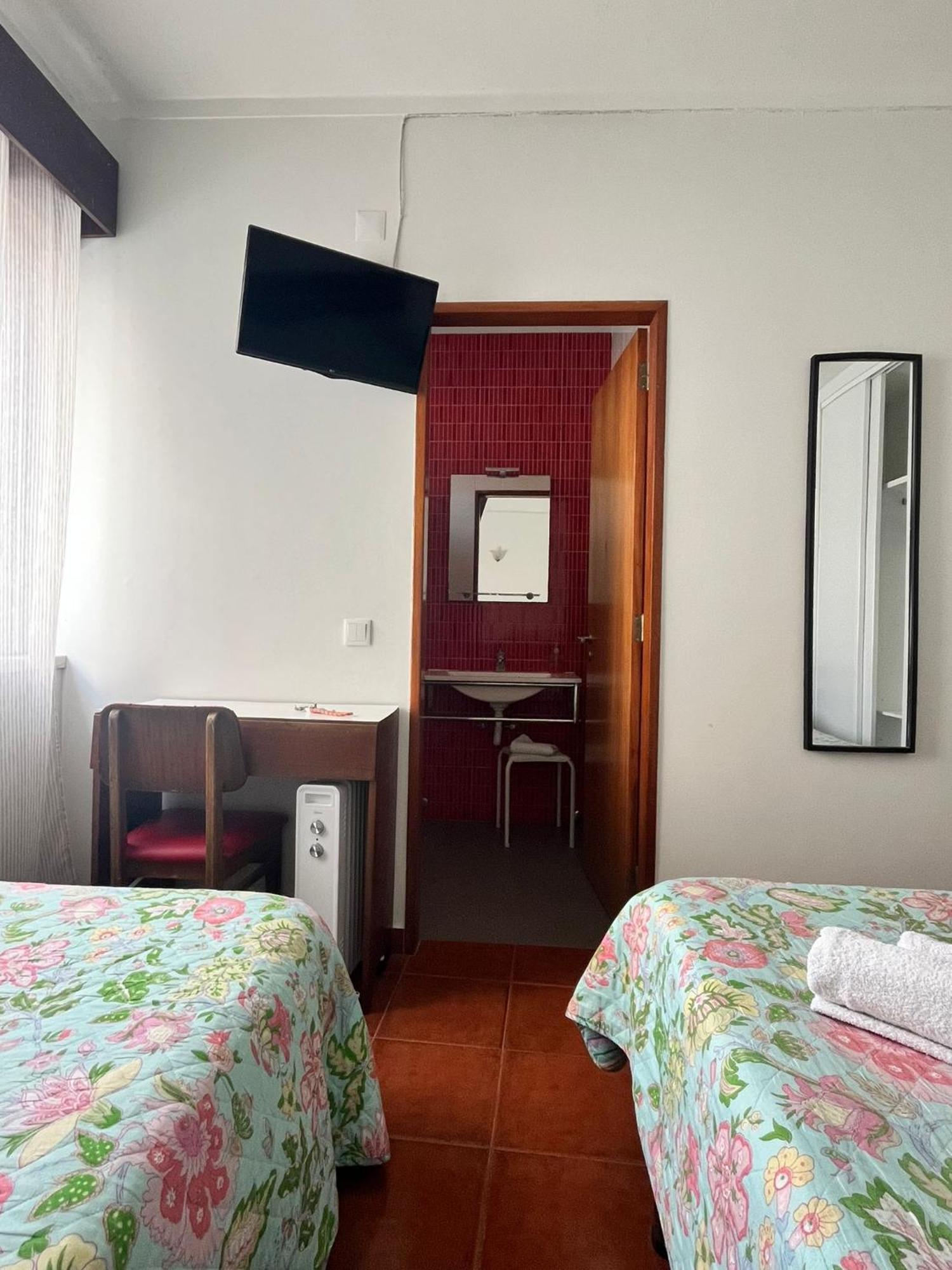 Residencia Aviz Hotel Peniche Ngoại thất bức ảnh
