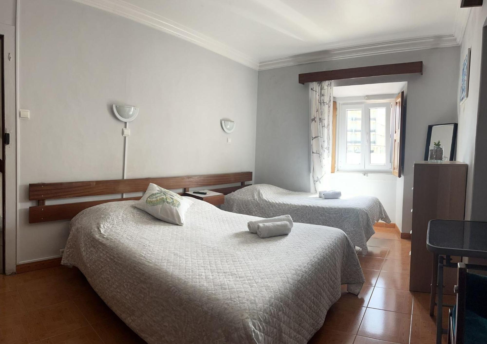 Residencia Aviz Hotel Peniche Ngoại thất bức ảnh