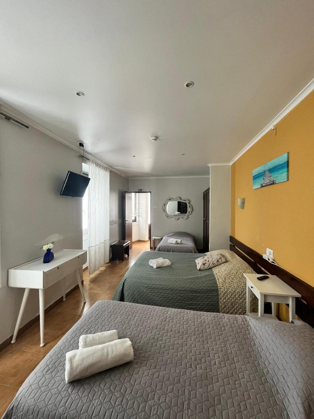 Residencia Aviz Hotel Peniche Ngoại thất bức ảnh