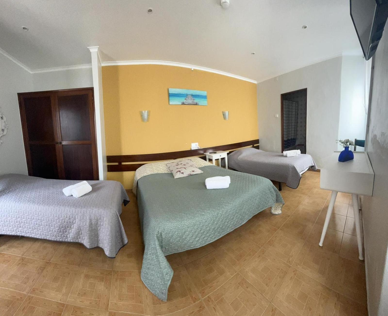 Residencia Aviz Hotel Peniche Ngoại thất bức ảnh