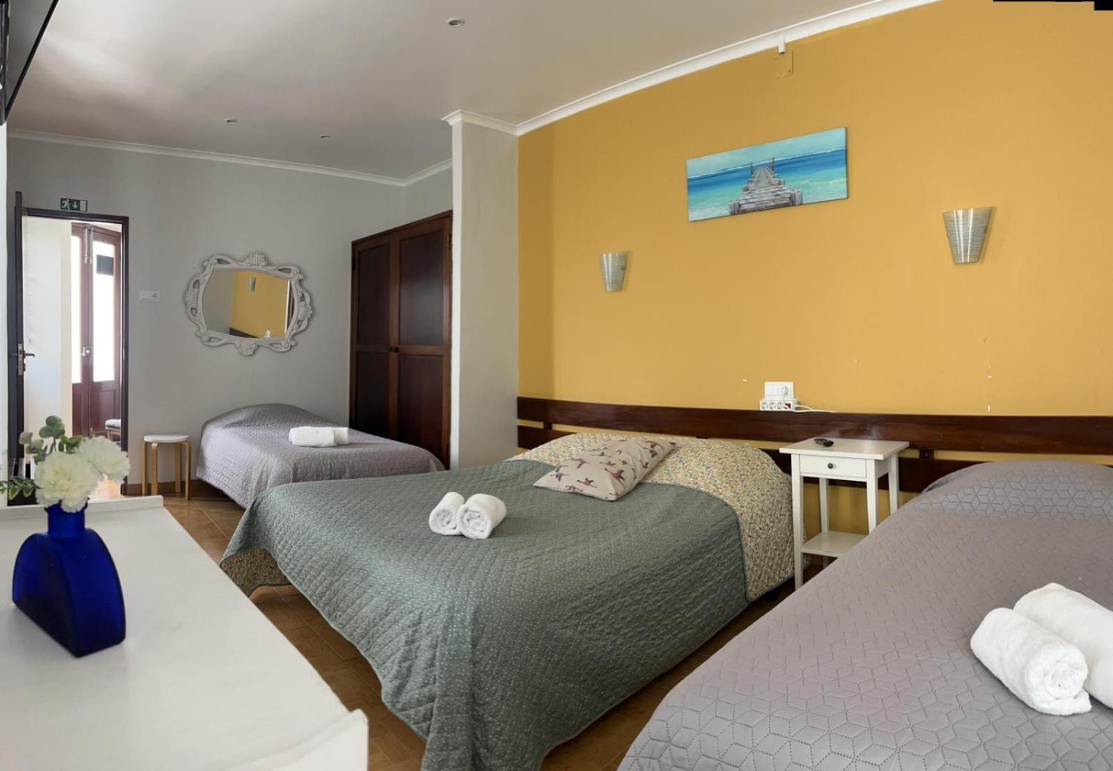 Residencia Aviz Hotel Peniche Phòng bức ảnh