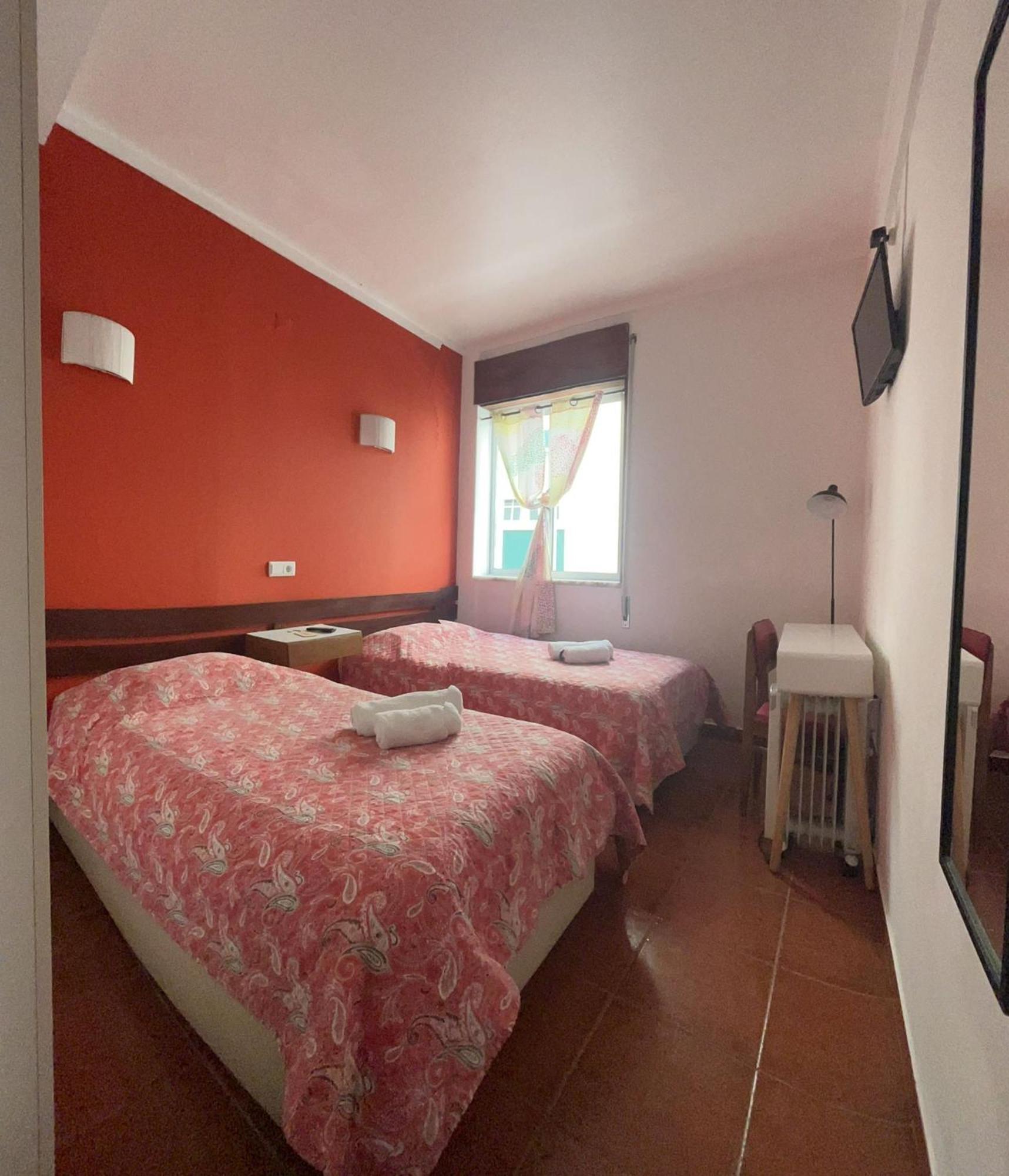 Residencia Aviz Hotel Peniche Phòng bức ảnh